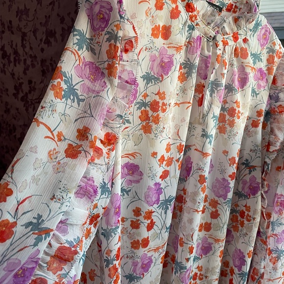Womens Ann Taylor ruffle split neck top Floral print top - Picture 14 of 16